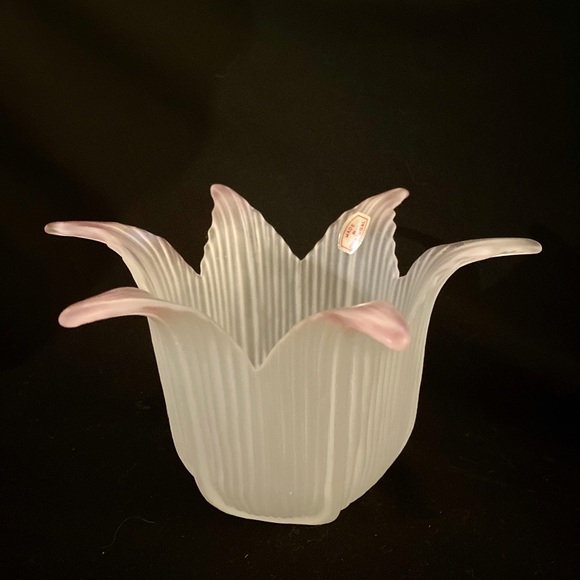 Frosted Pink Tulip Candle Holder-Partylite - Picture 1 of 4
